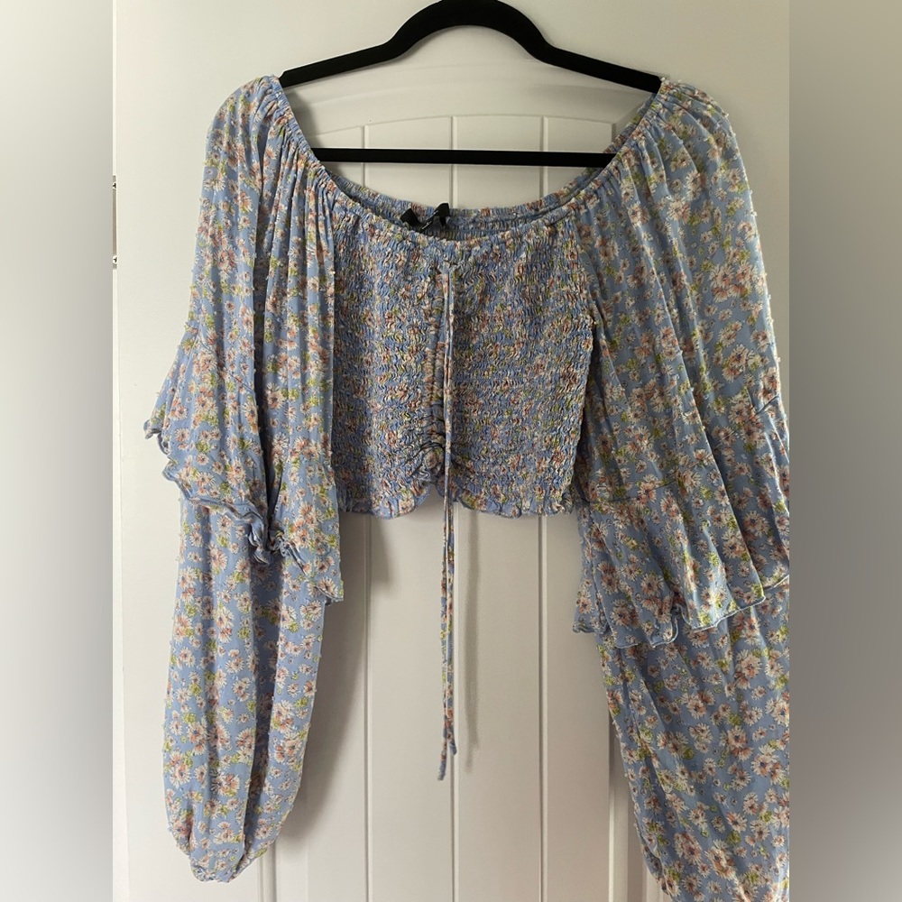 Lulus flowy crop top